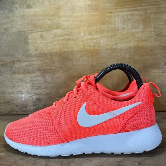Nike Roshe One Womens Size 6.5 Running Shoes Sneakers Bright Mango 511882-811 - Picture 3 of 8